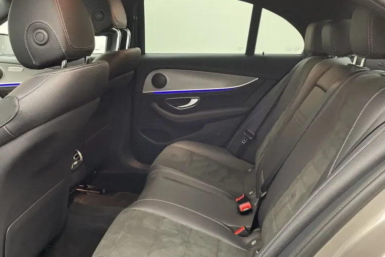 Mercedes-Benz E 220 din 2023 cu 21.000 km - oferta MER125929 - foto 11