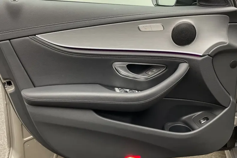 Mercedes-Benz E 220 din 2023 cu 21.000 km - oferta MER125929 - foto 12