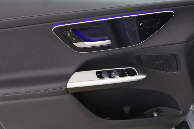 Mercedes-Benz GLC 300 din 2023 cu 15.000 km - oferta MER125931 - foto 8