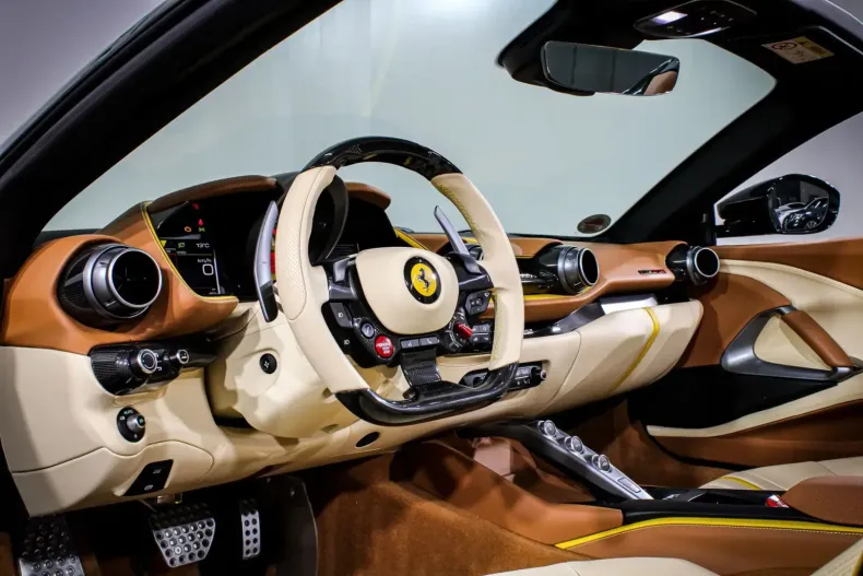 Ferrari 812 din 2023 cu 1.900 km - oferta FER125934 - foto 8