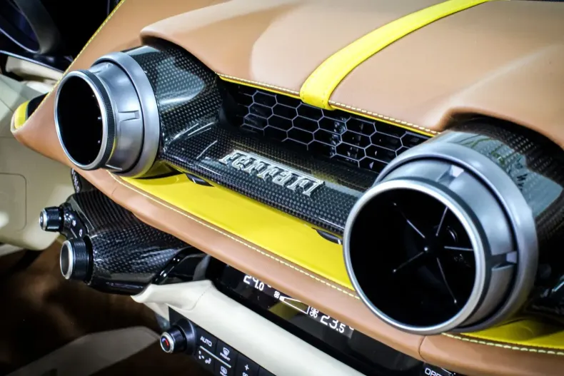 Ferrari 812 din 2023 cu 1.900 km - oferta FER125934 - foto 11