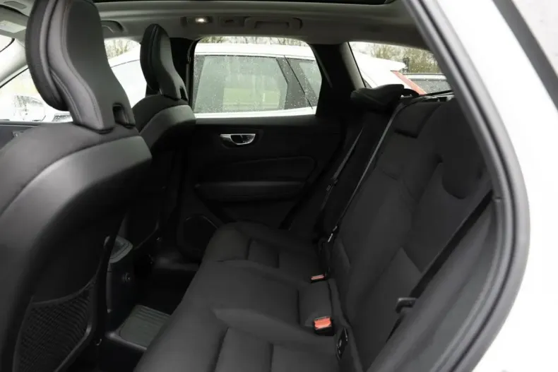 Volvo XC60 din 2021 cu 41.179 km - oferta VOL125937 - foto 6