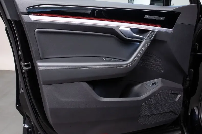 Volkswagen Touareg din 2021 cu 56.000 km - oferta VOL125938 - foto 12