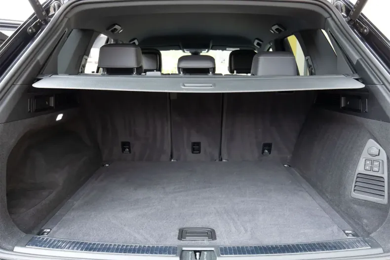 Volkswagen Touareg din 2021 cu 56.000 km - oferta VOL125938 - foto 19