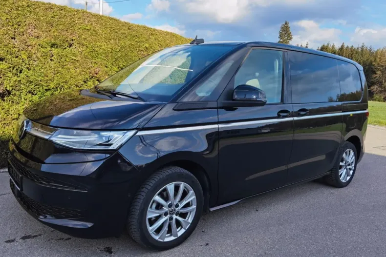 Volkswagen T7 Multivan din 2022 cu 27.550 km - oferta VOL125943 - foto 1