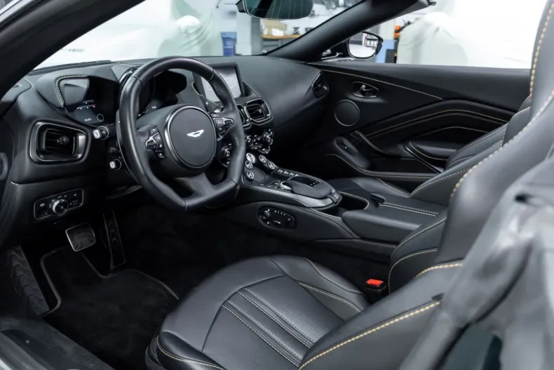 Aston Martin V8 Vantage din 2021 cu 9.736 km - oferta AST125949 - foto 12