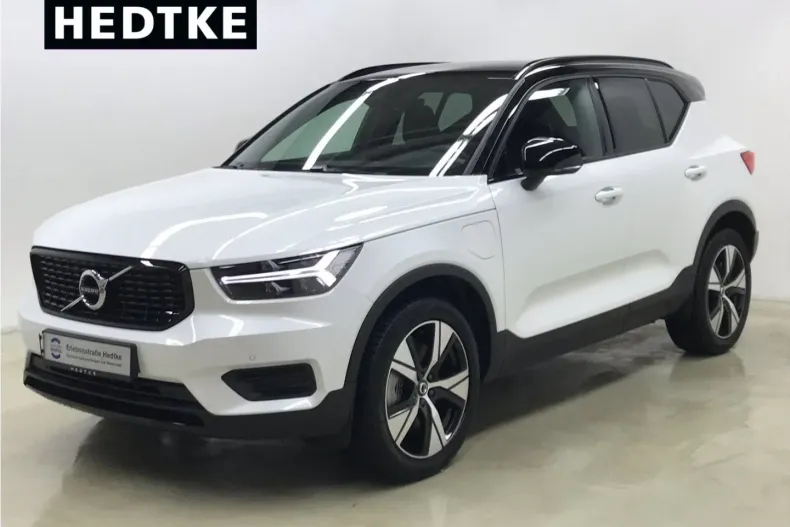 Volvo XC40 din 2022 cu 14.500 km - oferta VOL125952 - foto 1