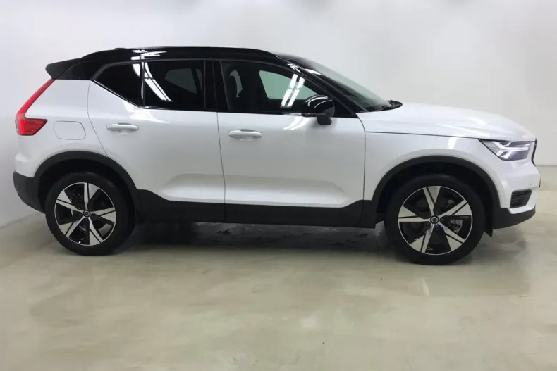 Volvo XC40 din 2022 cu 14.500 km - oferta VOL125952 - foto 3