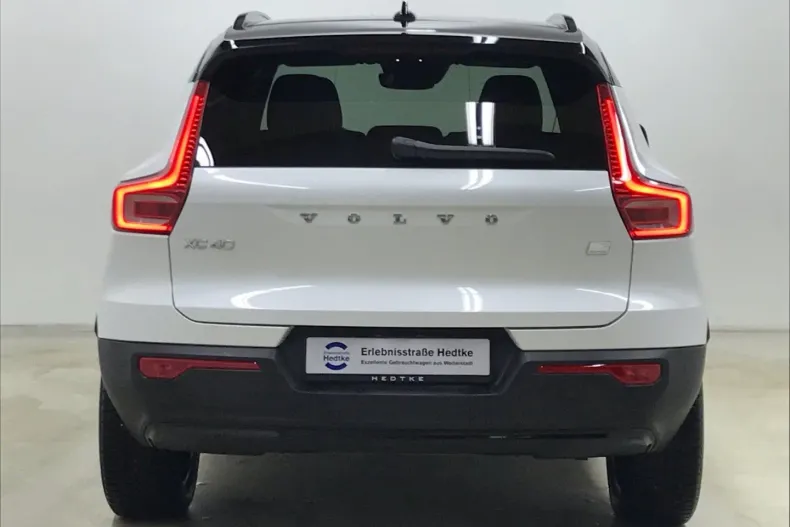 Volvo XC40 din 2022 cu 14.500 km - oferta VOL125952 - foto 4