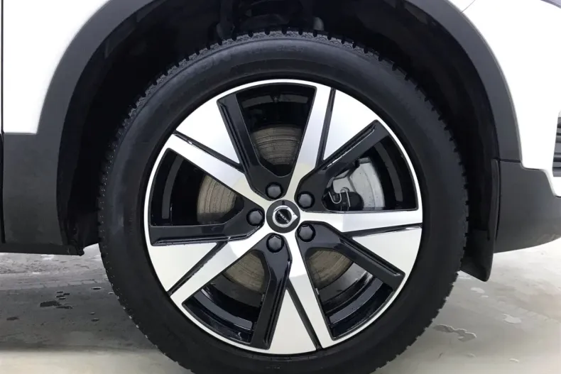 Volvo XC40 din 2022 cu 14.500 km - oferta VOL125952 - foto 5