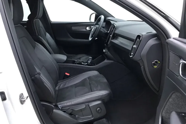 Volvo XC40 din 2022 cu 14.500 km - oferta VOL125952 - foto 6