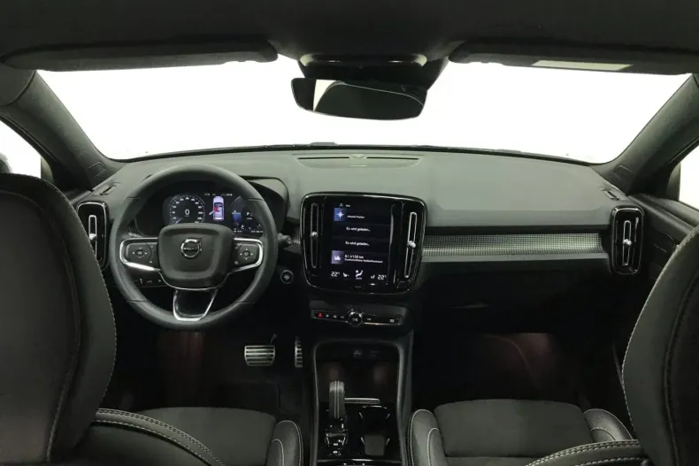 Volvo XC40 din 2022 cu 14.500 km - oferta VOL125952 - foto 7