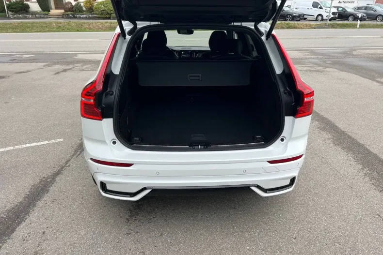 Volvo XC60 din 2023 cu 20.000 km - oferta VOL125954 - foto 5