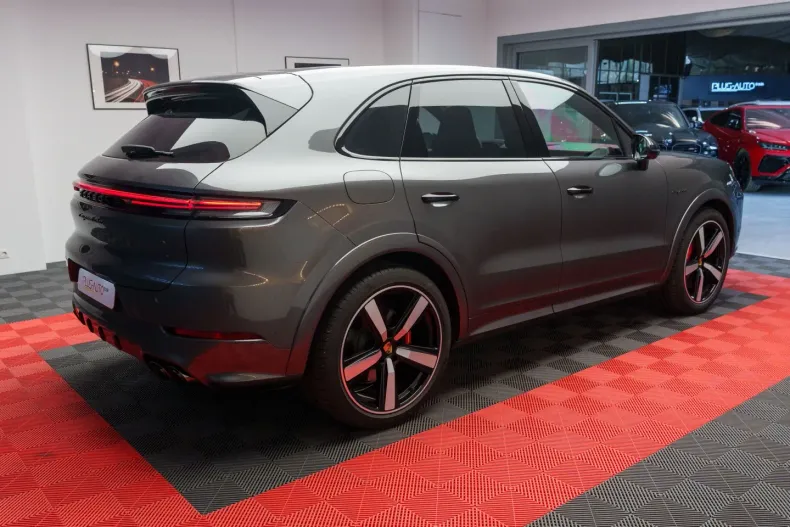 Porsche Cayenne din 2024 cu 22 km - oferta POR125956 - foto 2