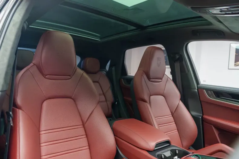 Porsche Cayenne din 2024 cu 22 km - oferta POR125956 - foto 8