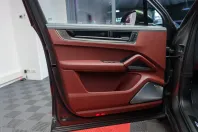 Porsche Cayenne din 2024 cu 22 km - oferta POR125956 - foto 13