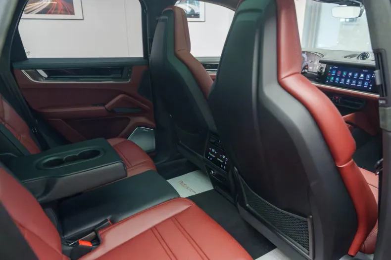 Porsche Cayenne din 2024 cu 22 km - oferta POR125956 - foto 17