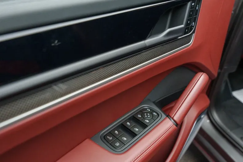 Porsche Cayenne din 2024 cu 22 km - oferta POR125956 - foto 18