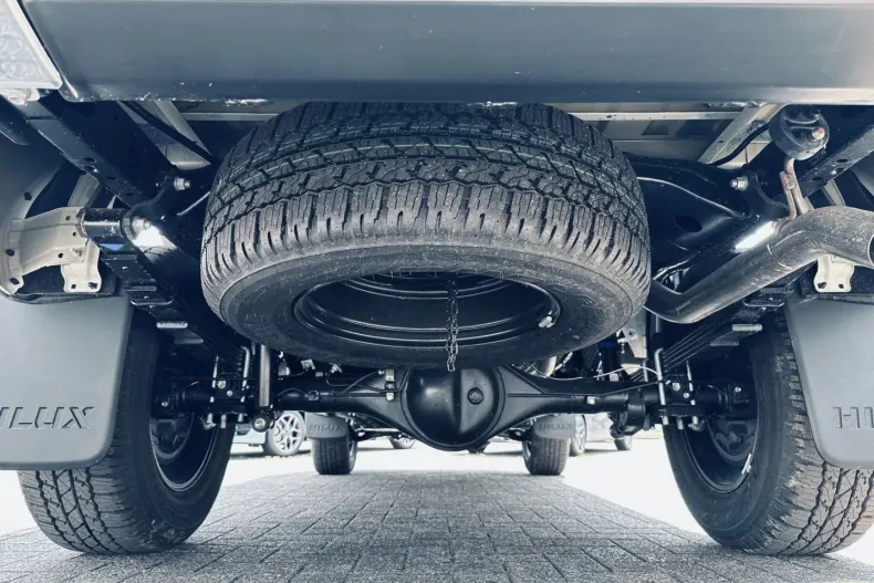 Toyota Hilux din 2023 cu 3.500 km - oferta TOY125960 - foto 7