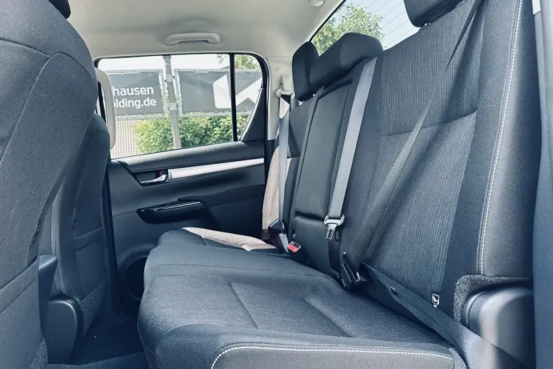 Toyota Hilux din 2023 cu 3.500 km - oferta TOY125960 - foto 9