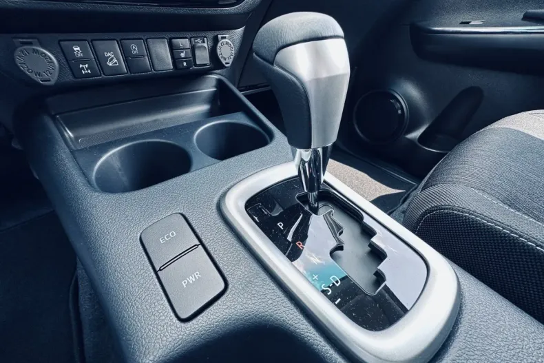 Toyota Hilux din 2023 cu 3.500 km - oferta TOY125960 - foto 13