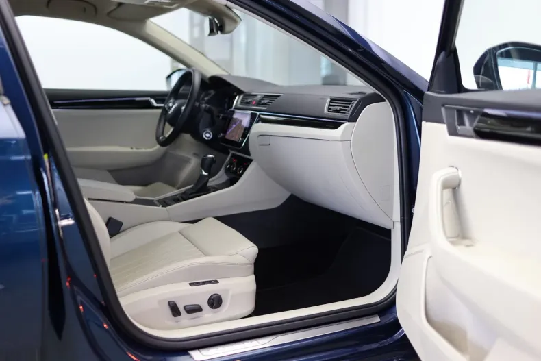 Skoda Superb din 2022 cu 53.208 km - oferta SKO125974 - foto 9