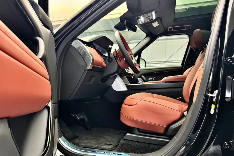 Land Rover Range Rover din 2024 cu 15 km - oferta LAN125981 - foto 8