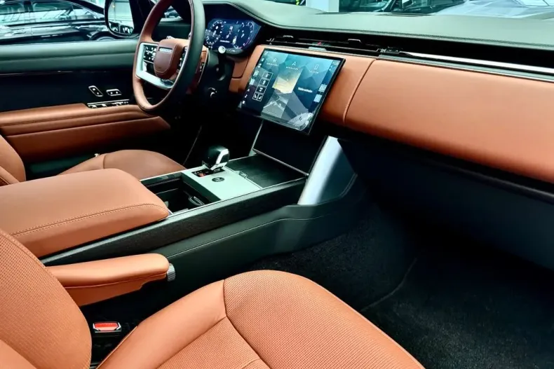 Land Rover Range Rover din 2024 cu 15 km - oferta LAN125981 - foto 12