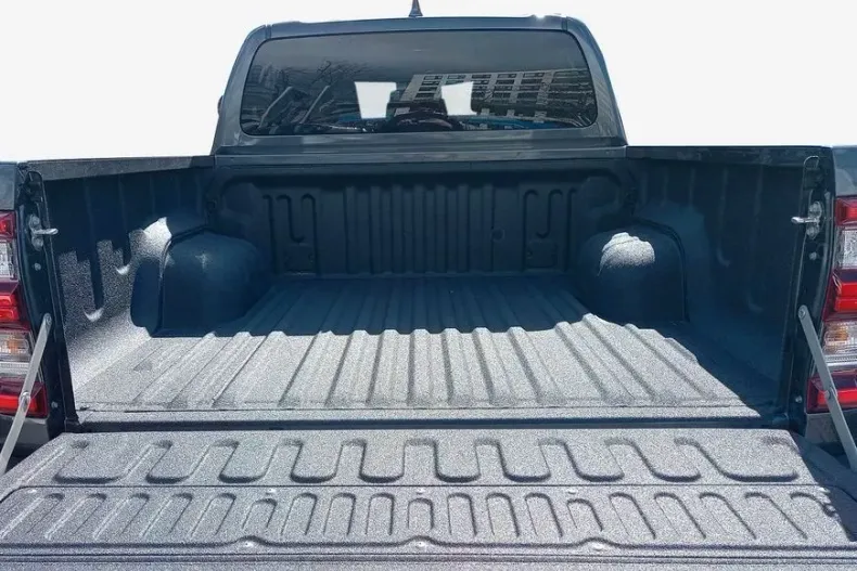 Toyota Hilux din 2023 cu 20 km - oferta TOY125982 - foto 4