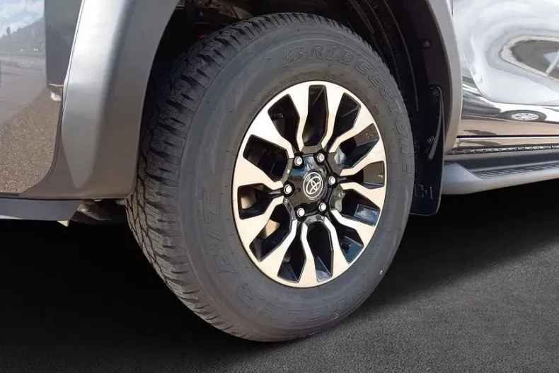 Toyota Hilux din 2023 cu 20 km - oferta TOY125982 - foto 5