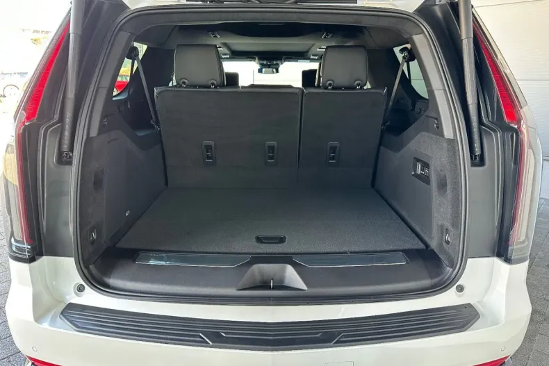 Cadillac Escalade din 2023 cu 50 km - oferta CAD125984 - foto 18