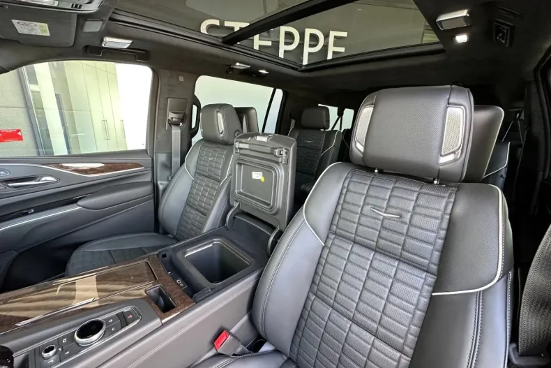 Cadillac Escalade din 2023 cu 50 km - oferta CAD125988 - foto 11
