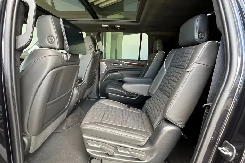 Cadillac Escalade din 2023 cu 50 km - oferta CAD125988 - foto 12