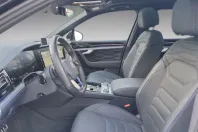 Volkswagen Touareg din 2022 cu 72.000 km - oferta VOL125989 - foto 8