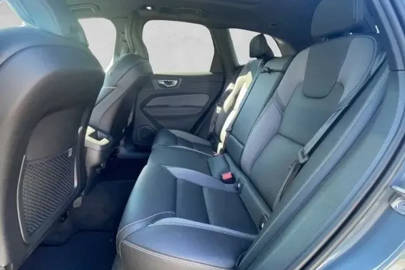 Volvo XC60 din 2023 cu 3.235 km - oferta VOL125993 - foto 10