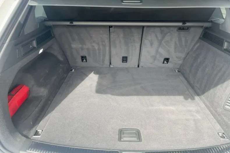 Volkswagen Touareg din 2020 cu 30.465 km - oferta VOL125994 - foto 13