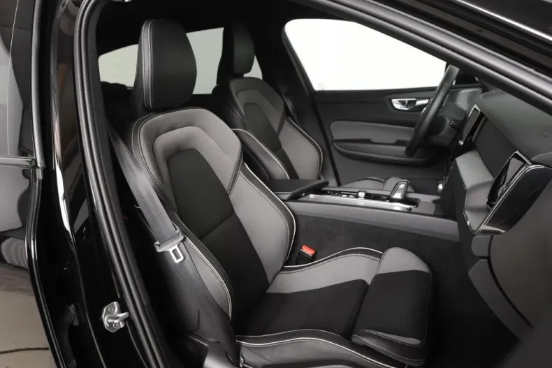 Volvo XC60 din 2021 cu 61.500 km - oferta VOL126000 - foto 11