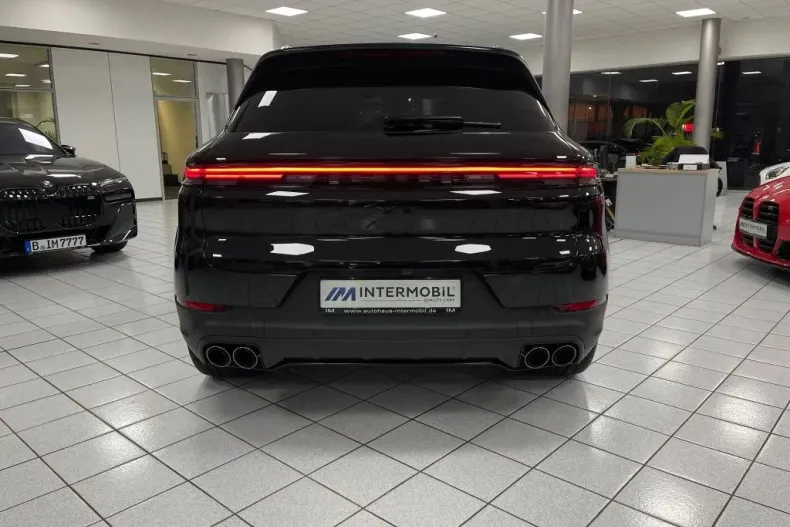 Porsche Cayenne din 2023 cu 62 km - oferta POR126003 - foto 3