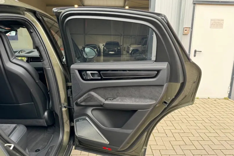 Porsche Cayenne din 2023 cu 44.900 km - oferta POR126007 - foto 17