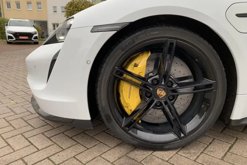 Porsche Taycan din 2022 cu 38.960 km - oferta POR126008 - foto 23