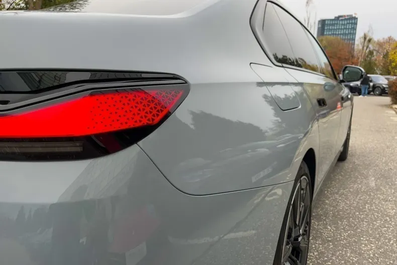 BMW 740 din 2023 cu 10.000 km - oferta BMW126017 - foto 8