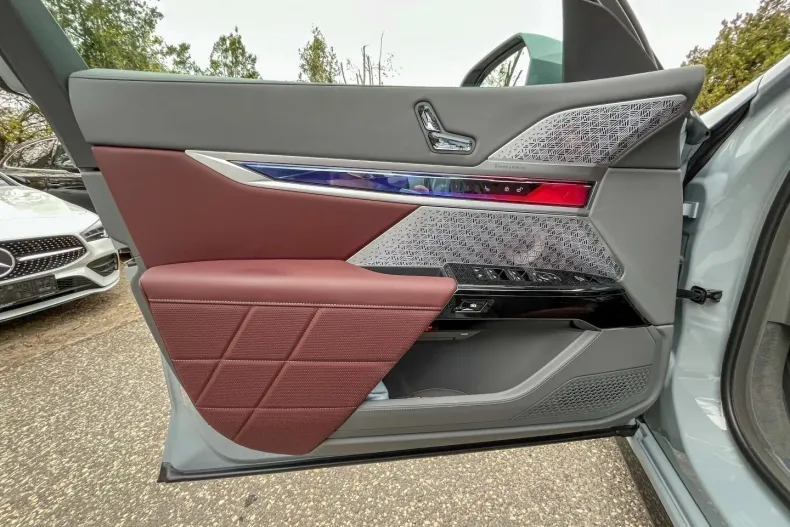 BMW 740 din 2023 cu 10.000 km - oferta BMW126017 - foto 15