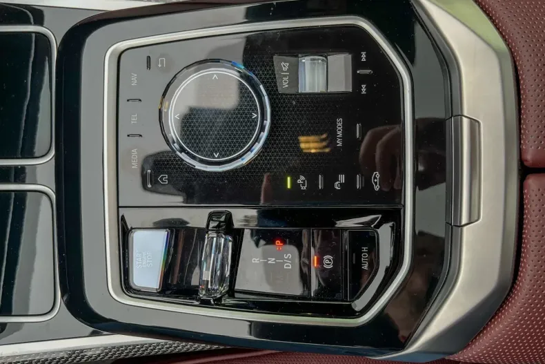 BMW 740 din 2023 cu 10.000 km - oferta BMW126017 - foto 30