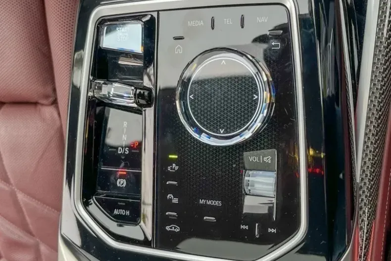 BMW 740 din 2023 cu 10.000 km - oferta BMW126017 - foto 31