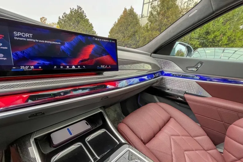 BMW 740 din 2023 cu 10.000 km - oferta BMW126017 - foto 32