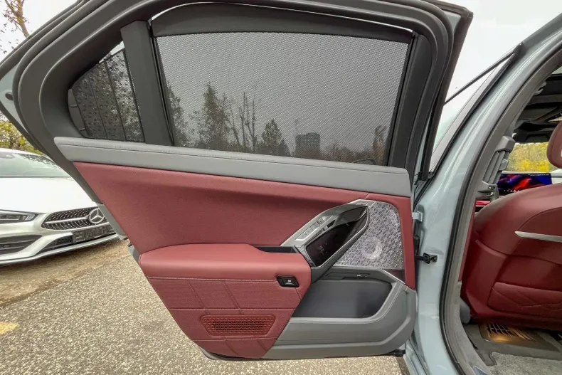 BMW 740 din 2023 cu 10.000 km - oferta BMW126017 - foto 39