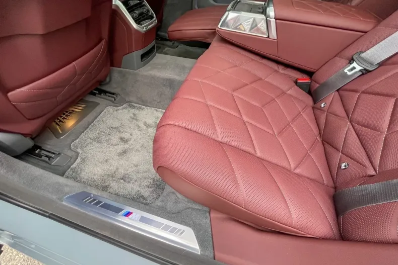 BMW 740 din 2023 cu 10.000 km - oferta BMW126017 - foto 40