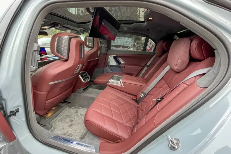 BMW 740 din 2023 cu 10.000 km - oferta BMW126017 - foto 41