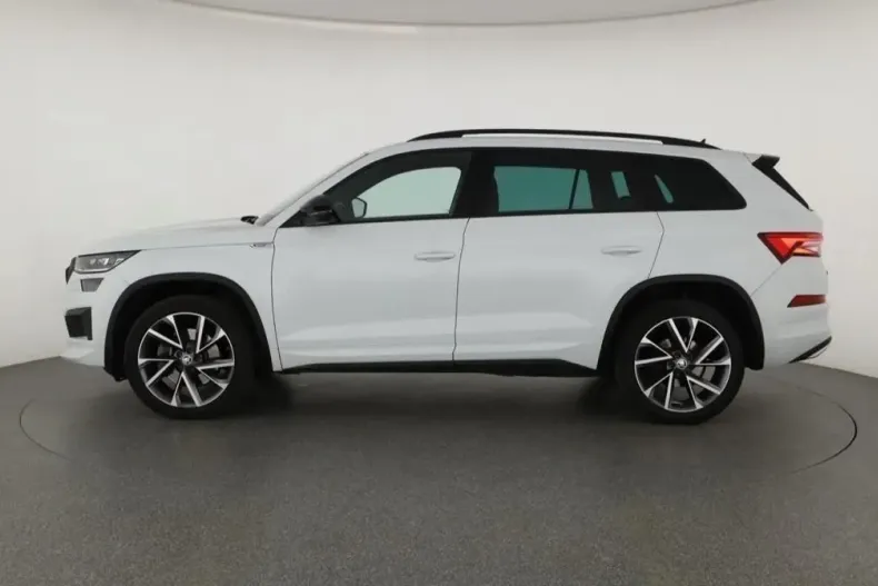 Skoda Kodiaq din 2022 cu 21.750 km - oferta SKO126018 - foto 2