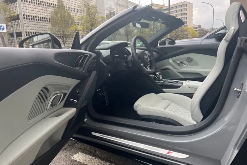 Audi R8 din 2021 cu 18.000 km - oferta AUD126021 - foto 7